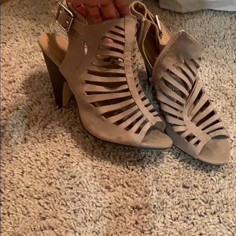 Heels heels 👠